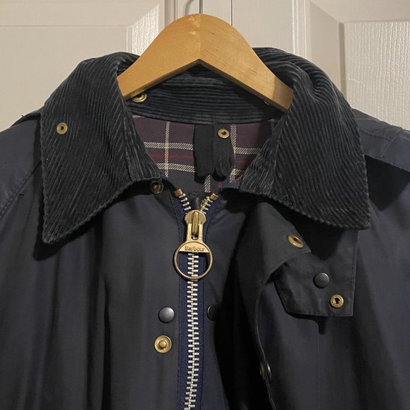 $700 Made in England Barbour Beaufort Navy Jacket w/ Hood - 38- Medium - Picture 5 of 12